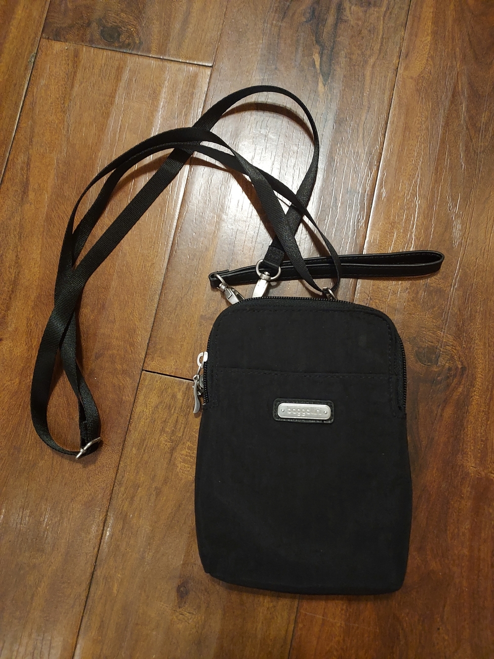 Baggallini Black Crossbody Phone Pouch